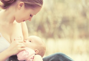 Μητρικός θηλασμός: ποια είναι τα οφέλη του για τη μητέρα και το παιδί